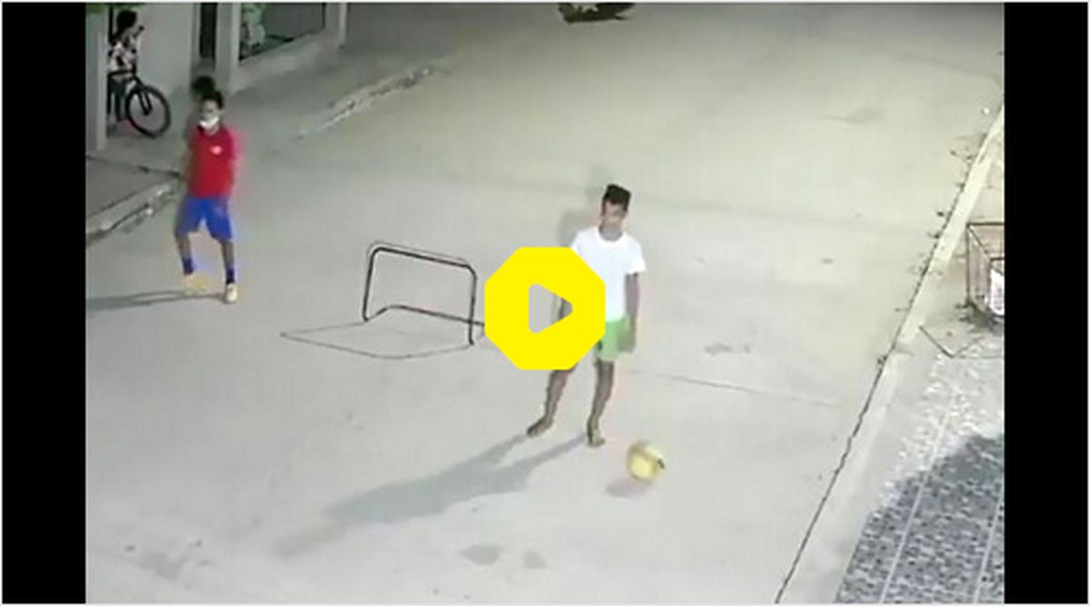 ببینید: انتقام وحشیانه پسر جوان از زوج موتورسوار در خیابان