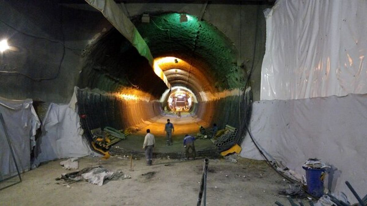سقف تونل قطار شهری کرمانشاه فروریخت